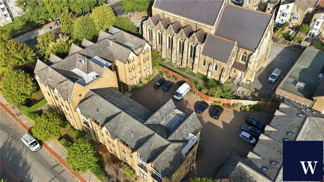 Hamilton Square, Finchley, N12, photo 11