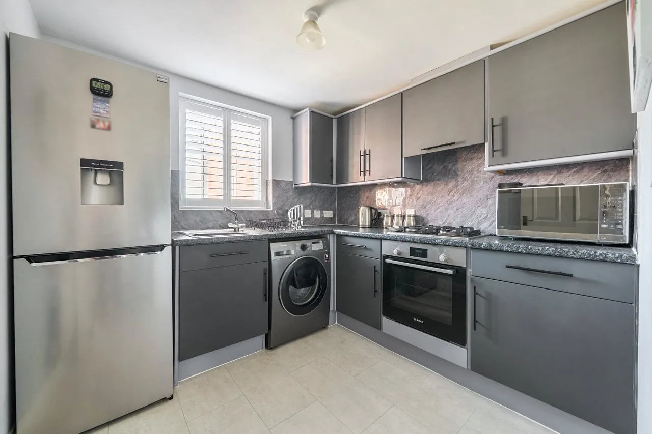 Station Road, Park Gate, SO31, photo 5