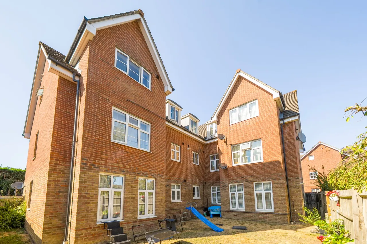 Station Road, Park Gate, SO31, photo 12
