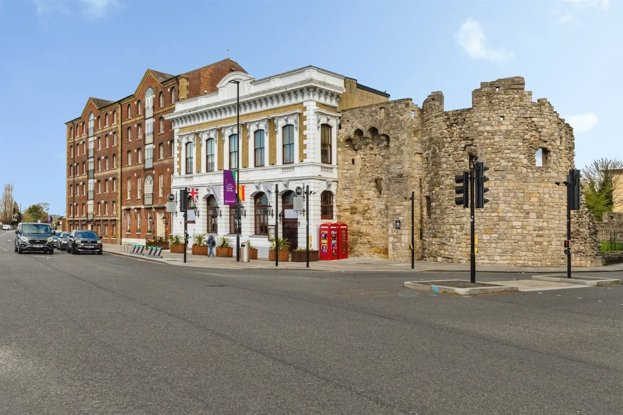 Back Of The Walls, Southampton, photo 11