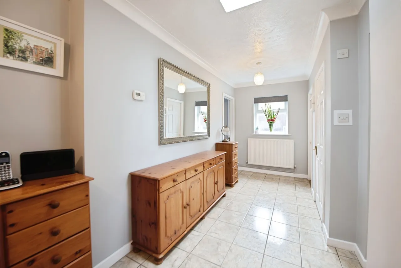 Elizabeth Court, Fareham, PO14, photo 7