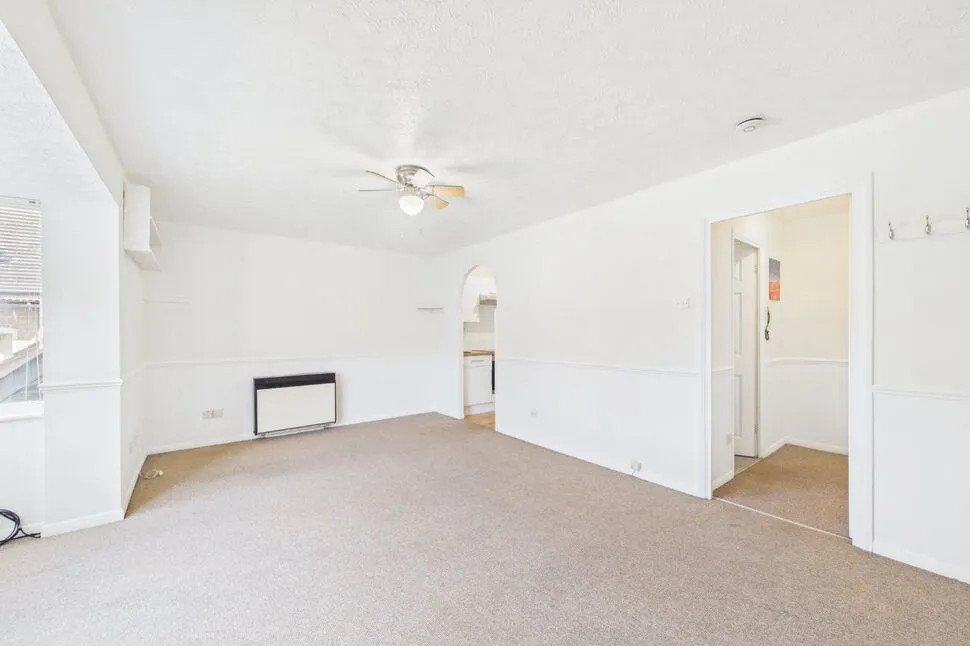 Knights Manor Way, Dartford, Kent, DA1, photo 2
