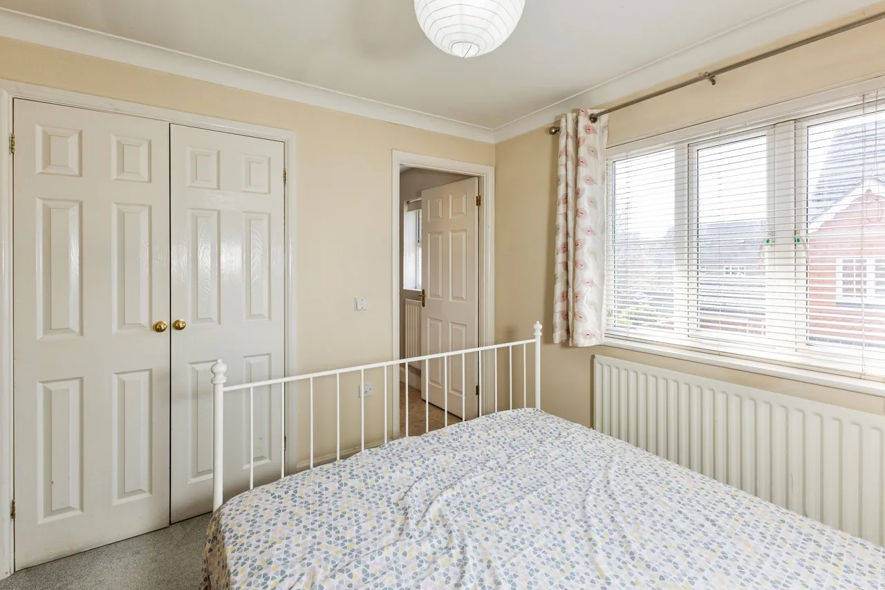 Leonardslee Crescent, Newbury, RG14, photo 12