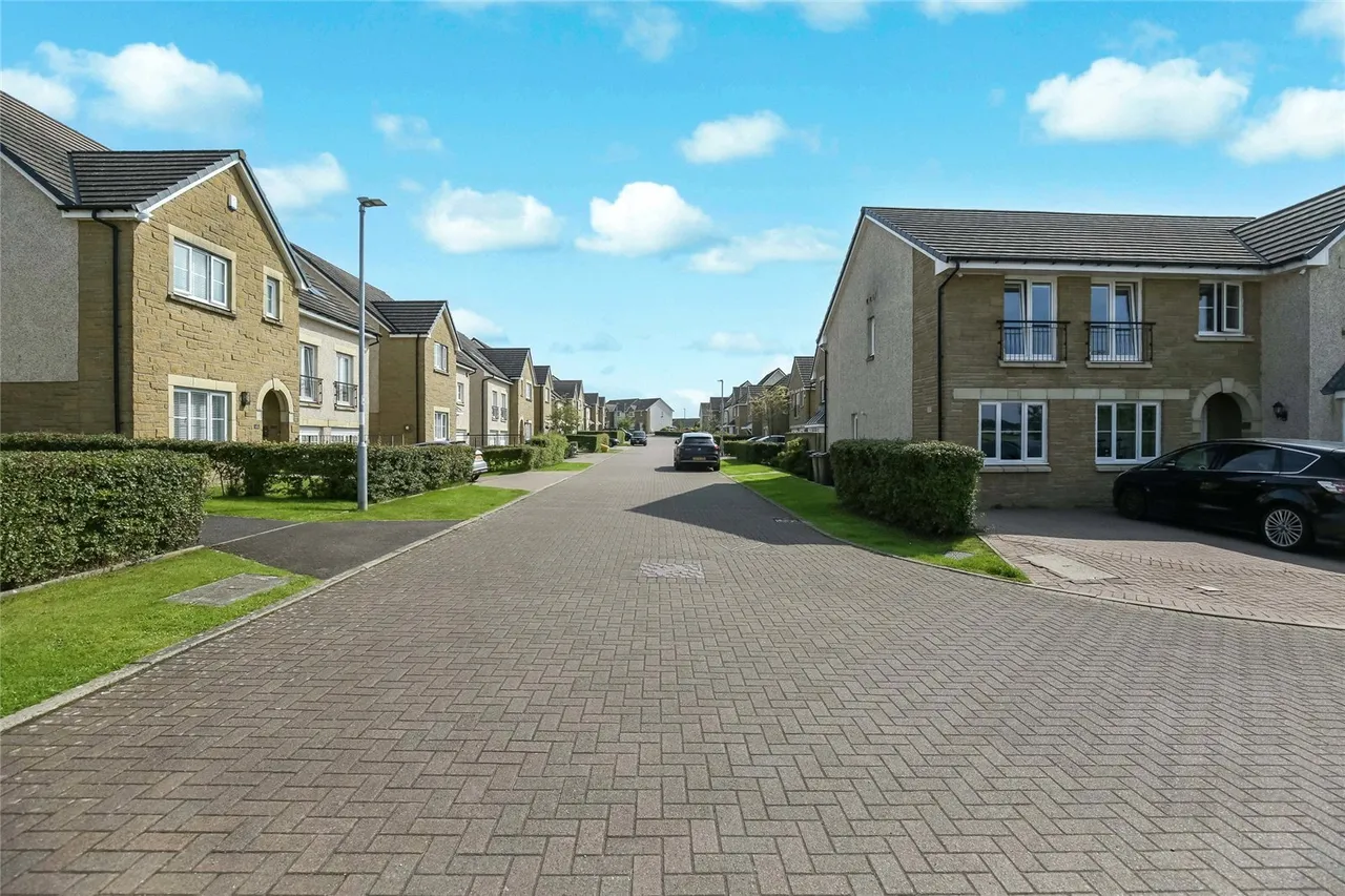 Pine Close, Stewarton, Kilmarnock, East Ayrshire, KA3, photo 21