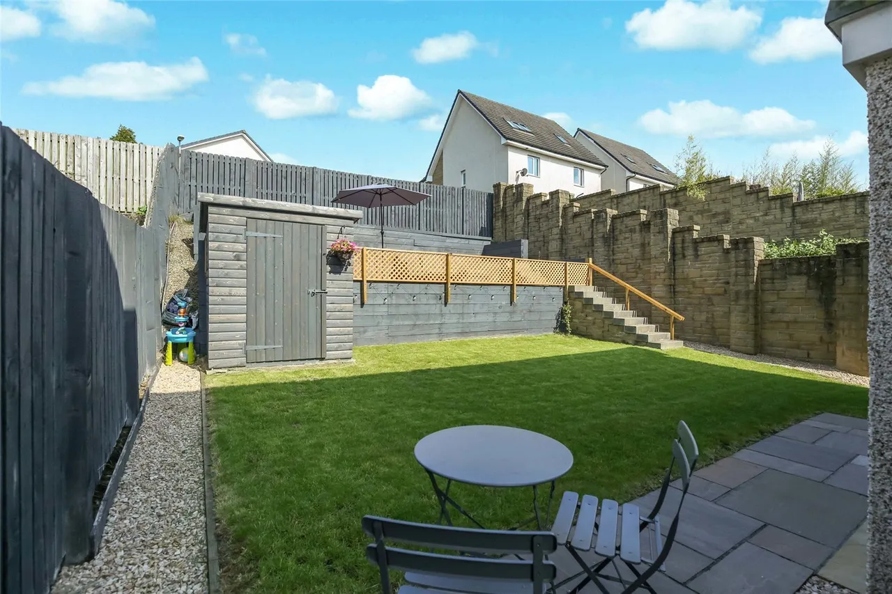 Pine Close, Stewarton, Kilmarnock, East Ayrshire, KA3, photo 12