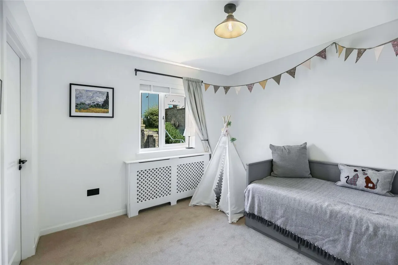 Pine Close, Stewarton, Kilmarnock, East Ayrshire, KA3, photo 11