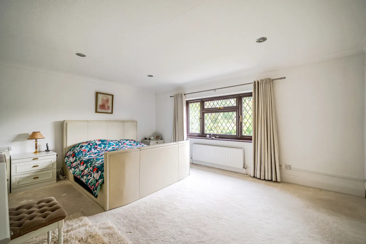 Templewood Lane, Farnham Common, SL2, photo 6