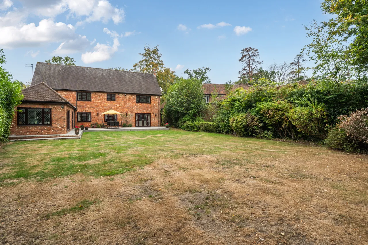 Templewood Lane, Farnham Common, SL2, photo 3