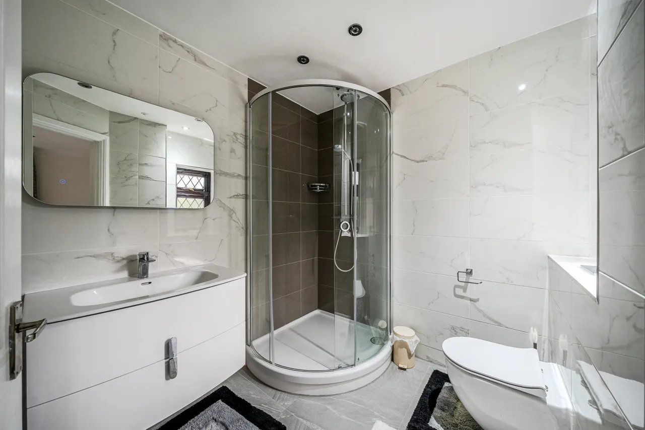 Templewood Lane, Farnham Common, SL2, photo 17