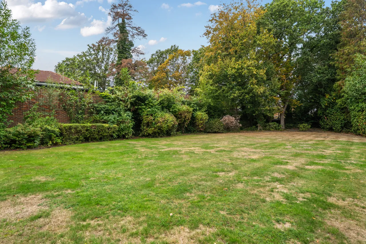 Templewood Lane, Farnham Common, SL2, photo 9