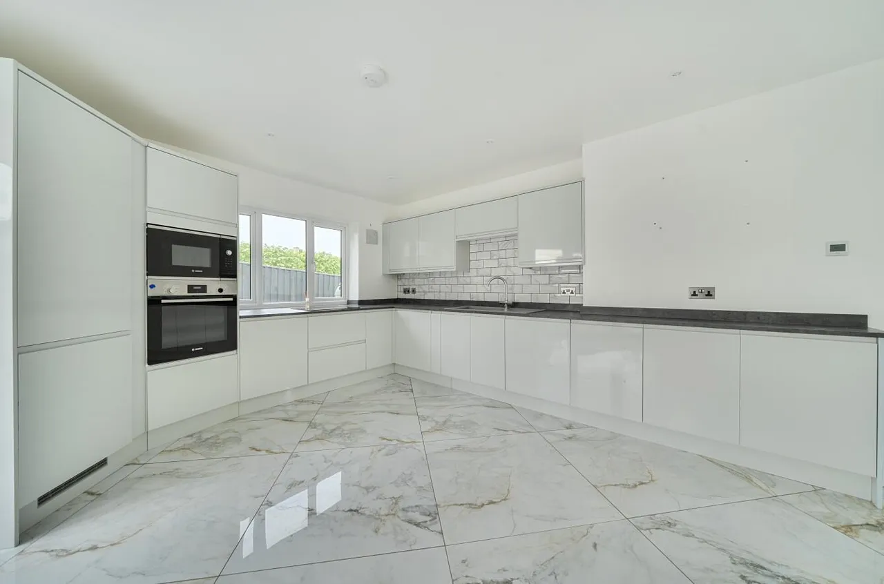 Radnor Park, Corston, SN16, photo 4