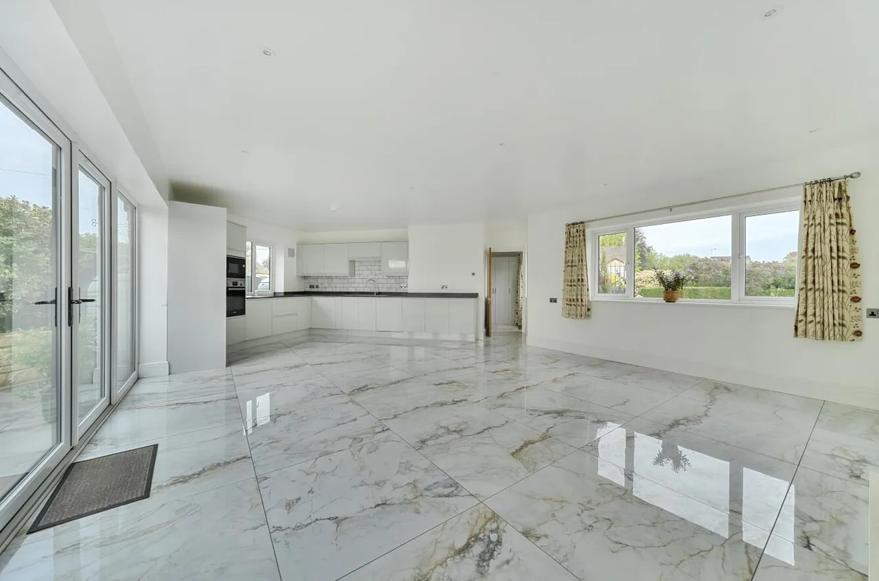 Radnor Park, Corston, SN16, photo 2