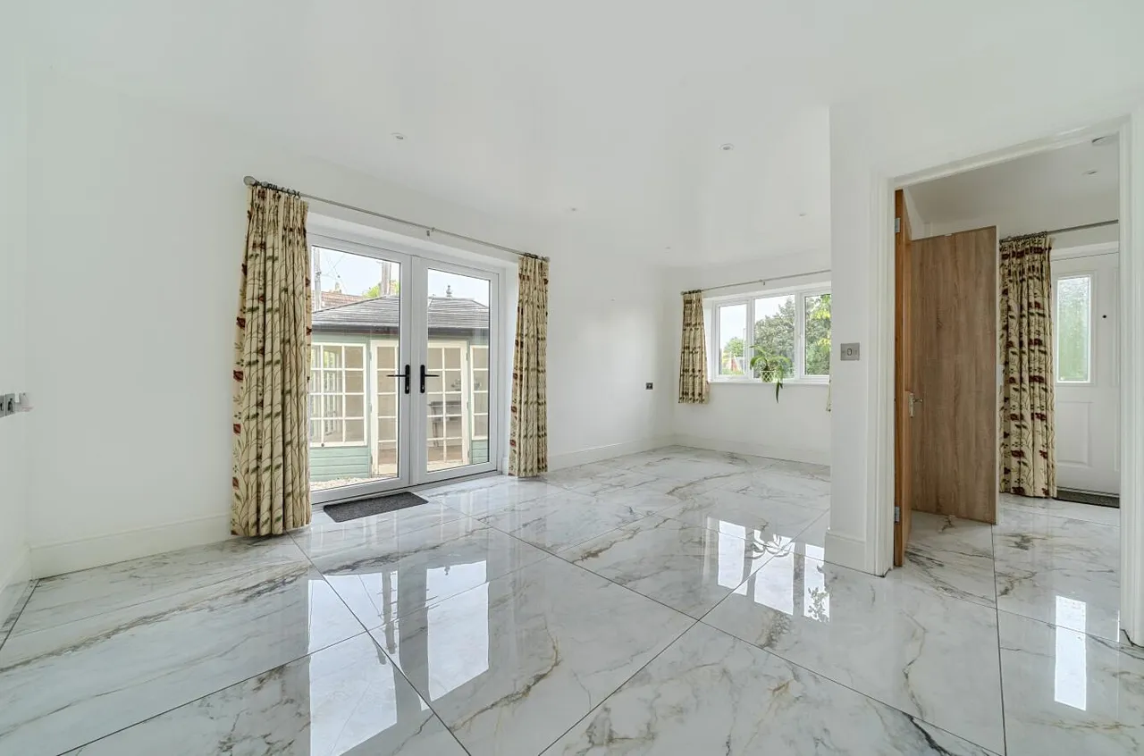 Radnor Park, Corston, SN16, photo 3