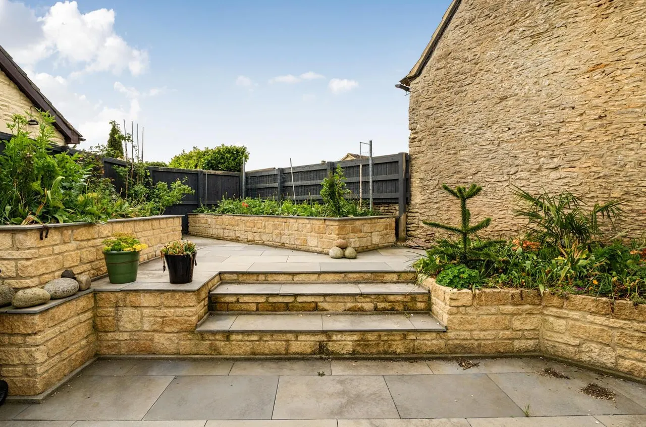 Radnor Park, Corston, SN16, photo 11