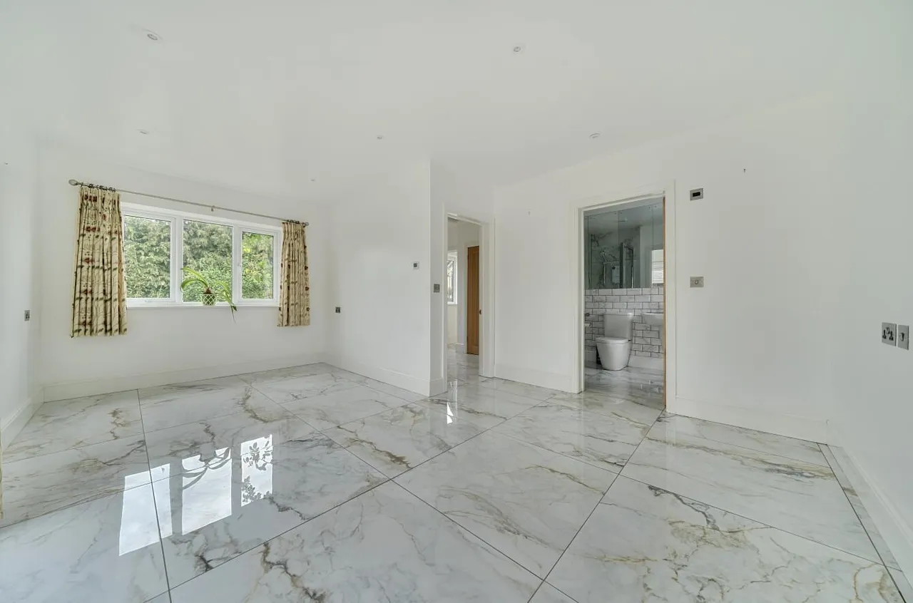 Radnor Park, Corston, SN16, photo 8