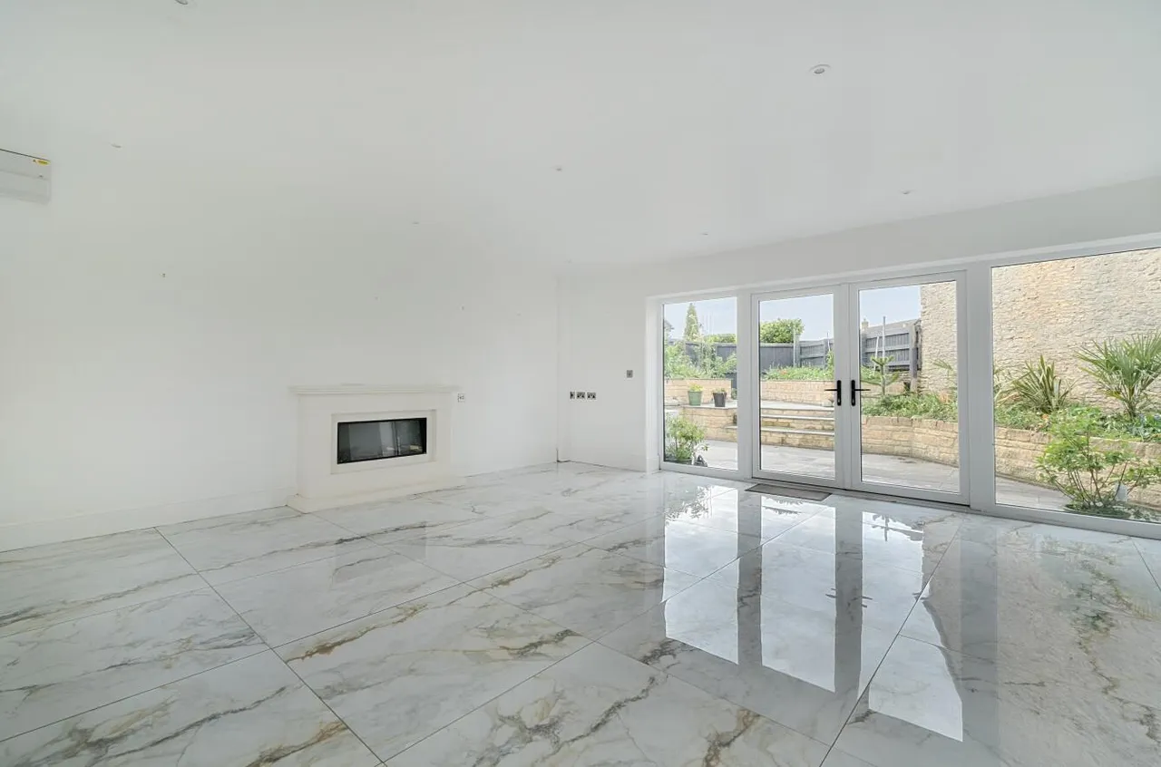 Radnor Park, Corston, SN16, photo 7