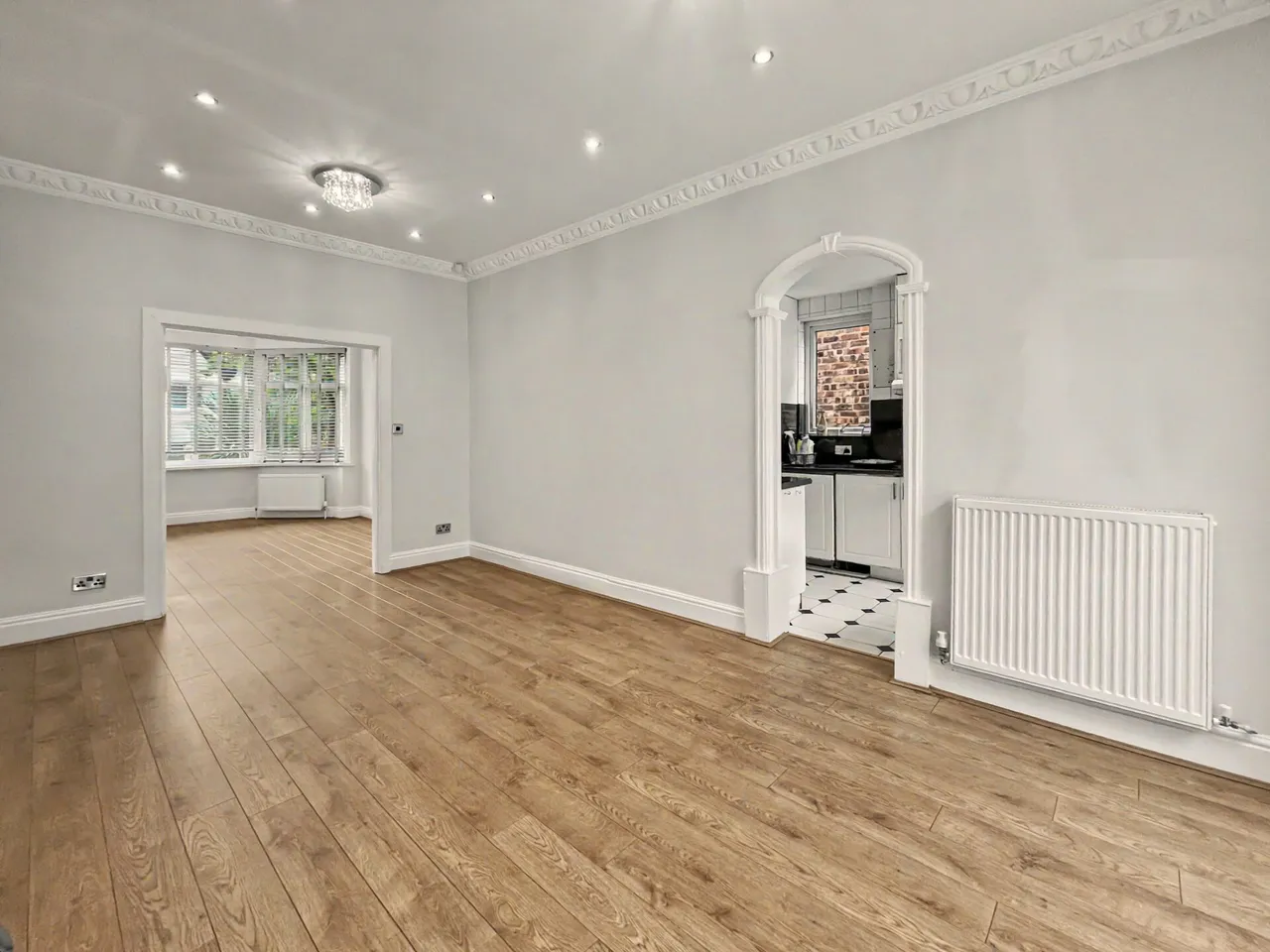 Salisbury Drive, Prestwich, M25, photo 2