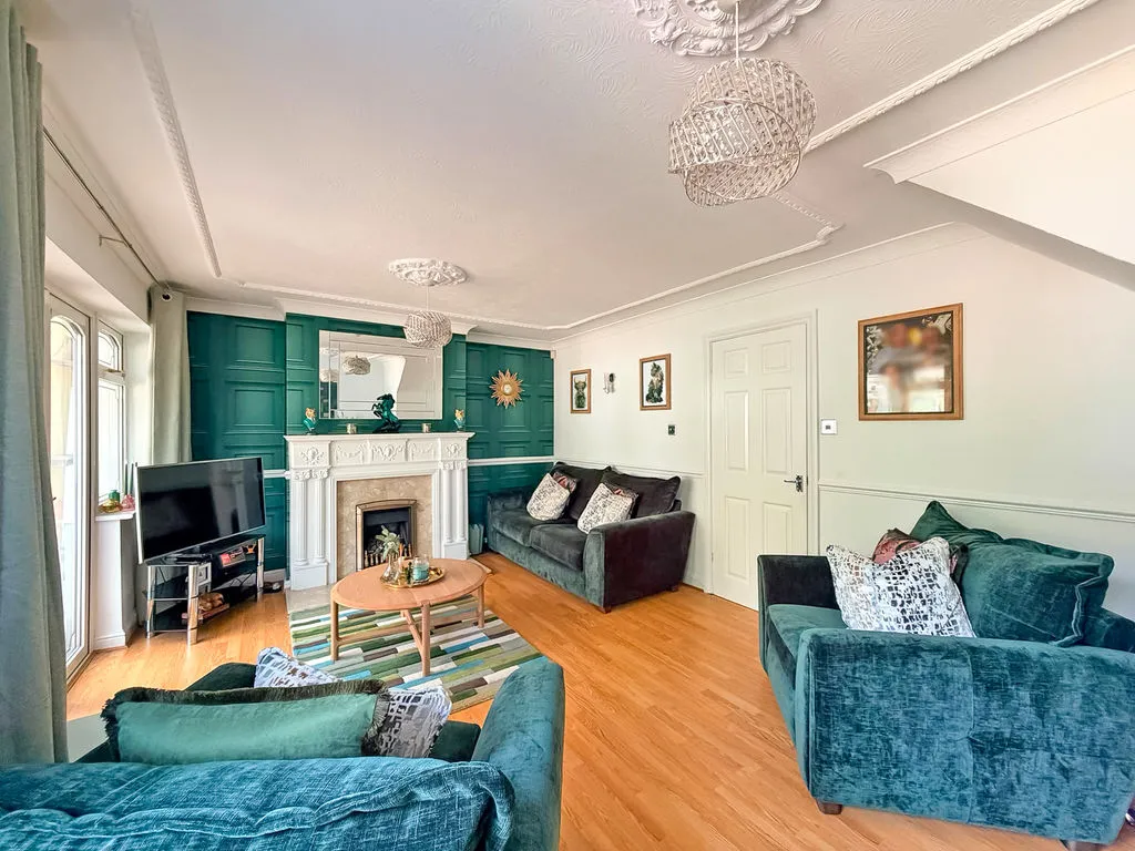 Hawthorne Road, Cheslyn Hay, WS6, photo 3