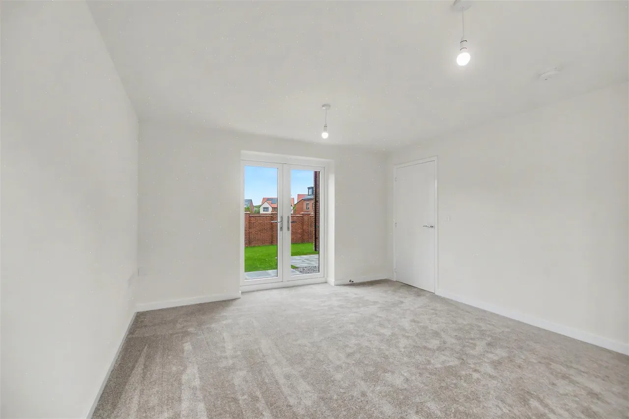 Coventry Lane, Bramcote, NG9, photo 8