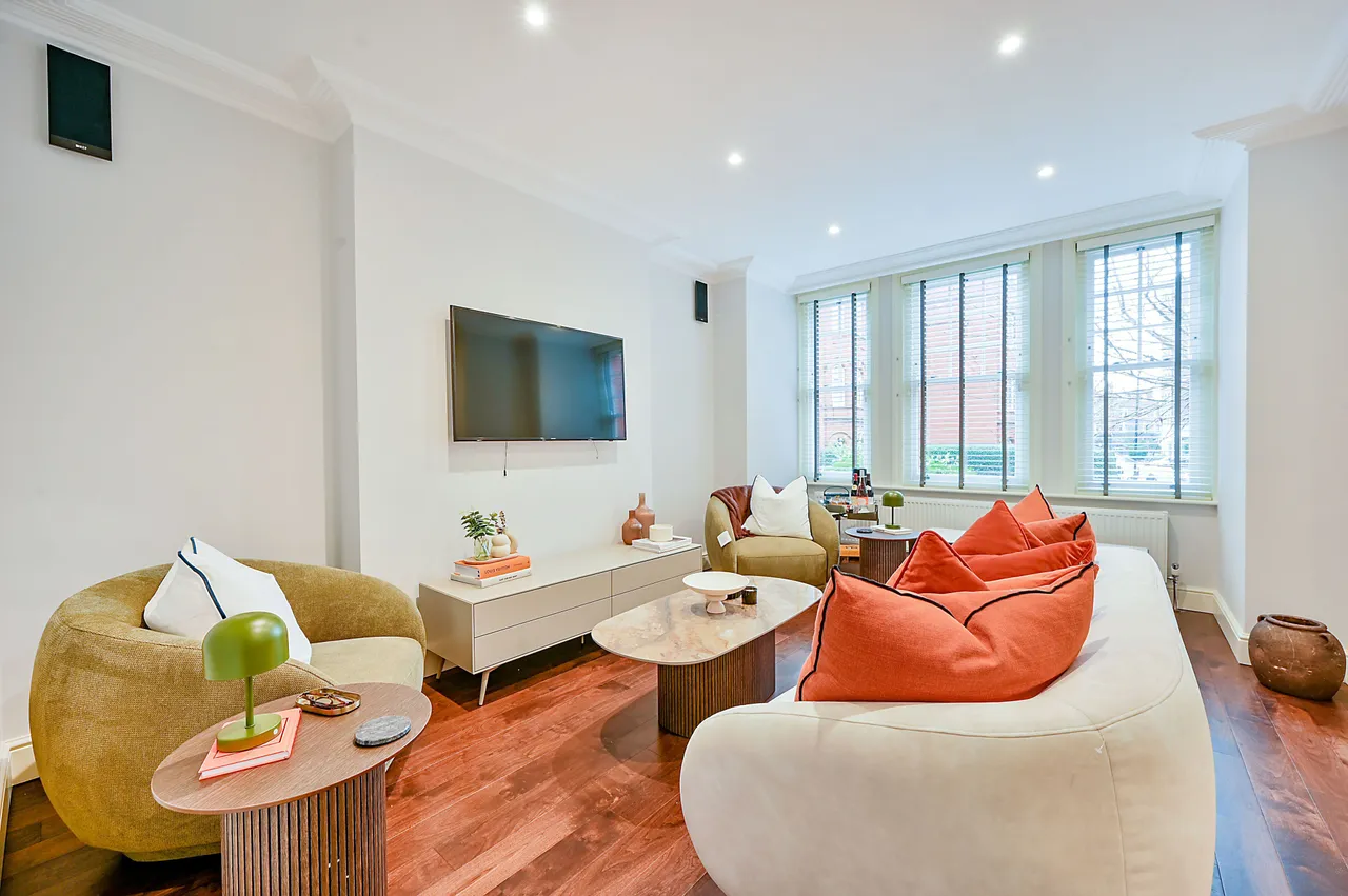 133 Hamlet Gardens, London, photo 2