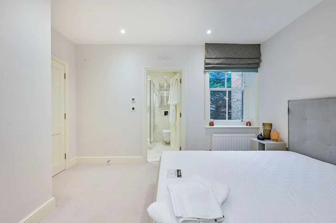 133 Hamlet Gardens, London, photo 12