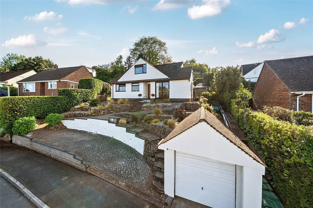 3 bed property for sale — Buckeridge Avenue, Teignmouth, Devon, TQ14