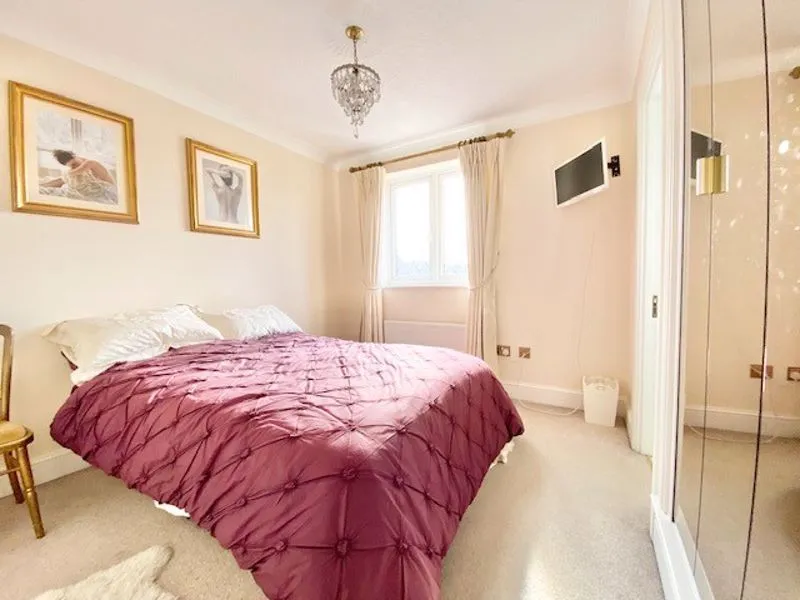 Groves Close, Bourne End SL8 5JP, photo 7