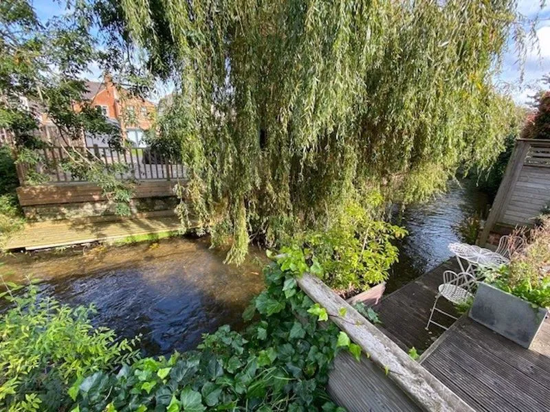 Groves Close, Bourne End SL8 5JP, photo 6