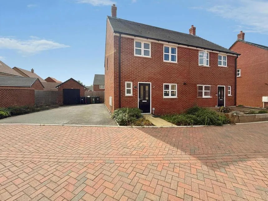3 bed house for sale — Binyon Gardens, Stotfold, Bedfordshire, SG5