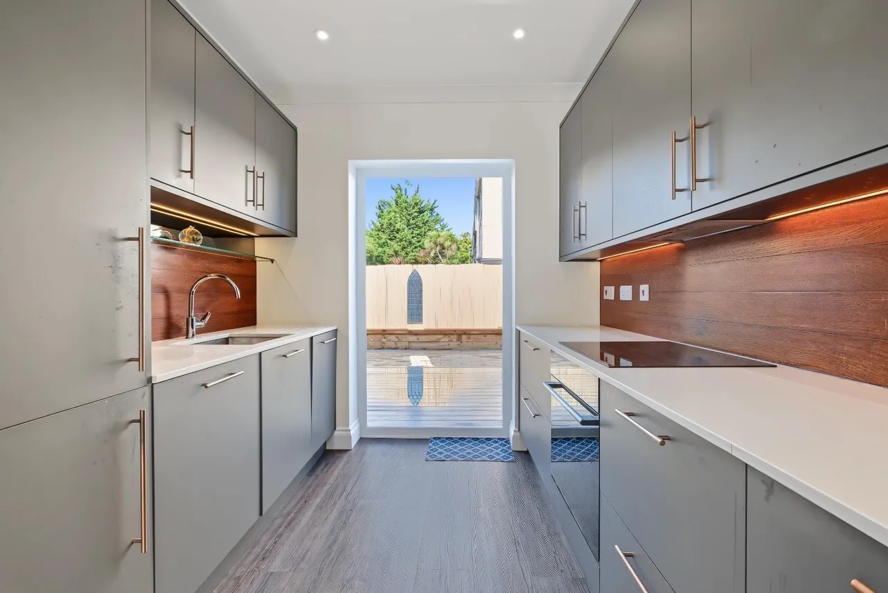 Gresham Road, London, E16, photo 5