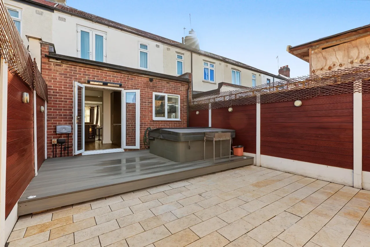 Gresham Road, London, E16, photo 8