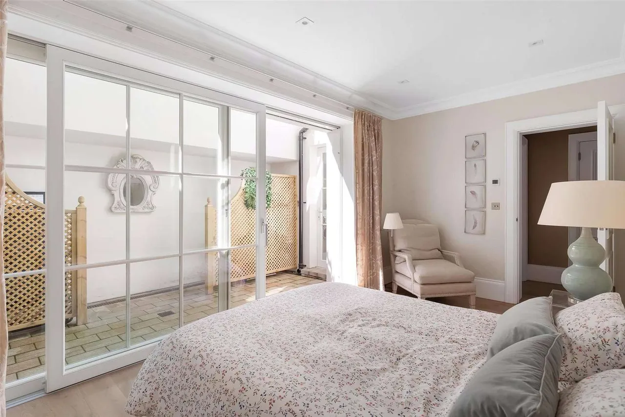 Silver Birches Close, Richmond, TW10 6NX, photo 8