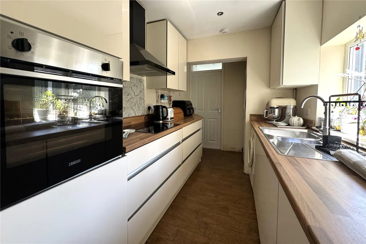 Church Path, Farnborough, Hampshire, GU14 6DL, photo 3