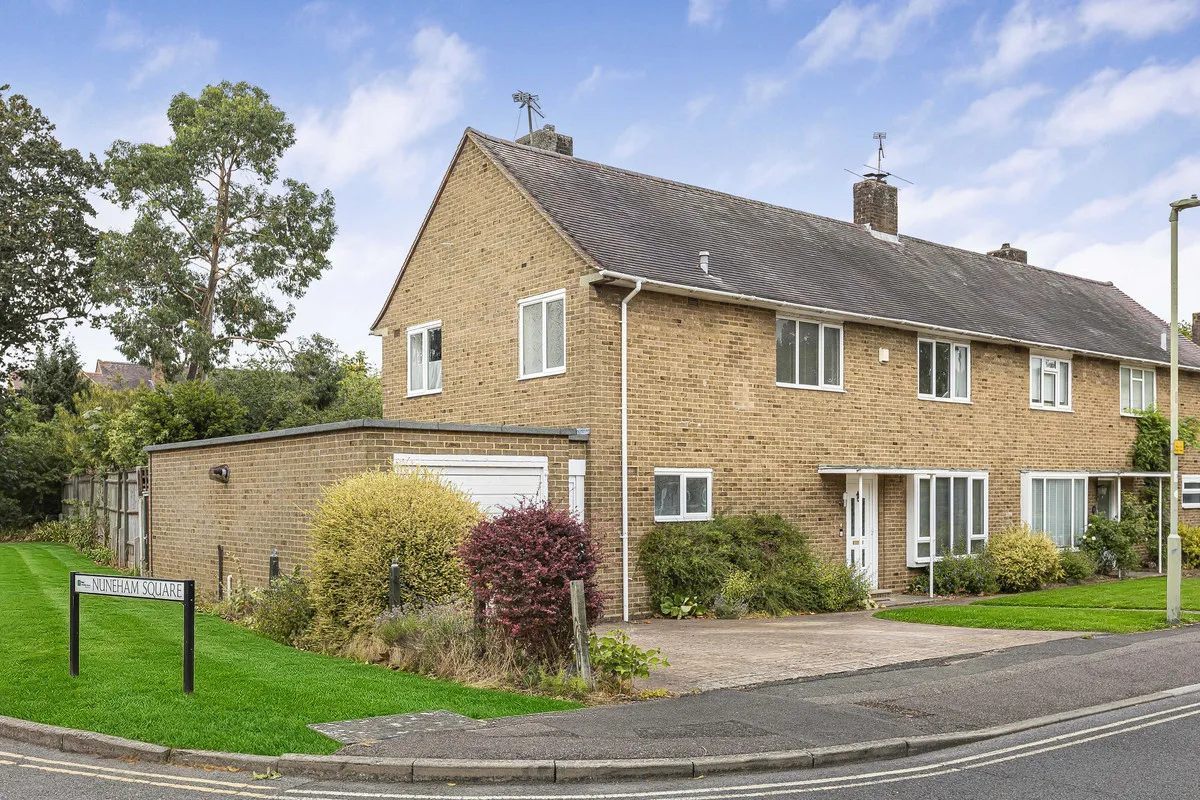 4 bed property for sale, Letcombe Avenue, Abingdon