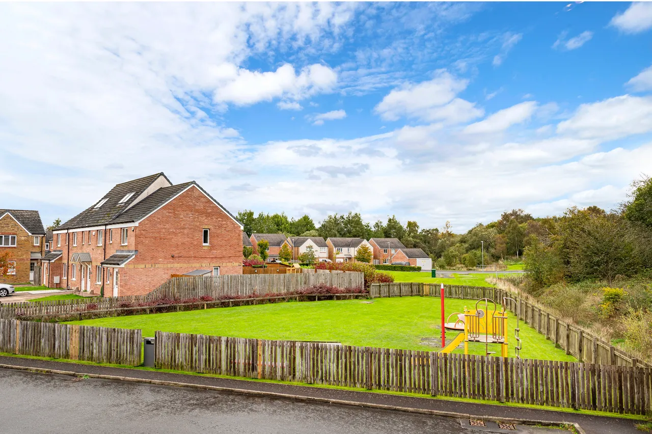 Haining Wynd, Muirhead, G69, photo 40