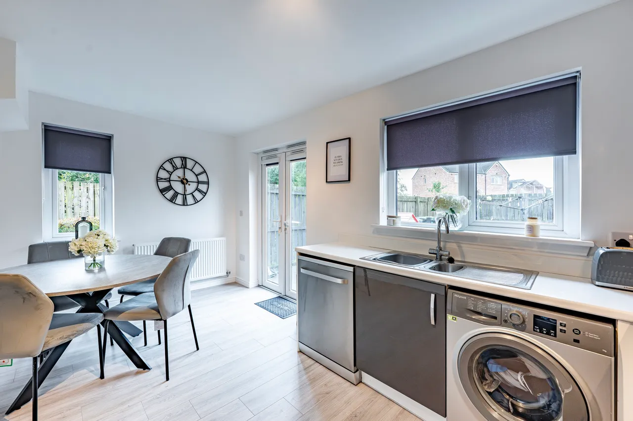 Haining Wynd, Muirhead, G69, photo 11