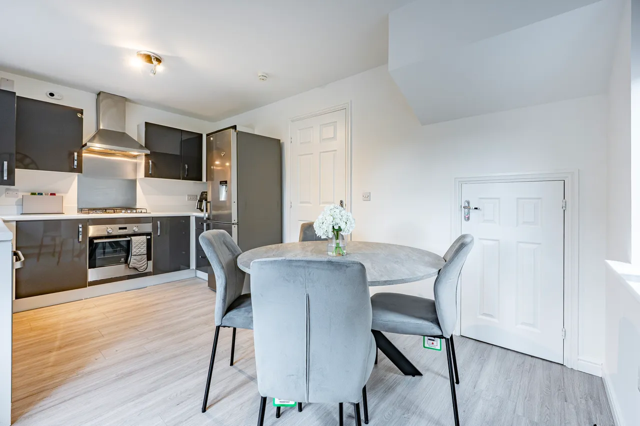 Haining Wynd, Muirhead, G69, photo 10