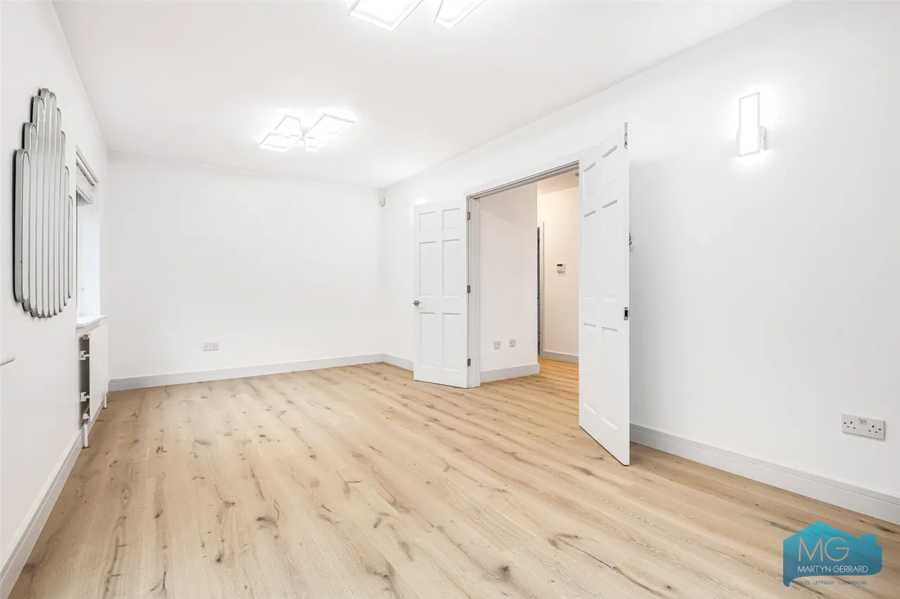 Robin Close, London, NW7, photo 11