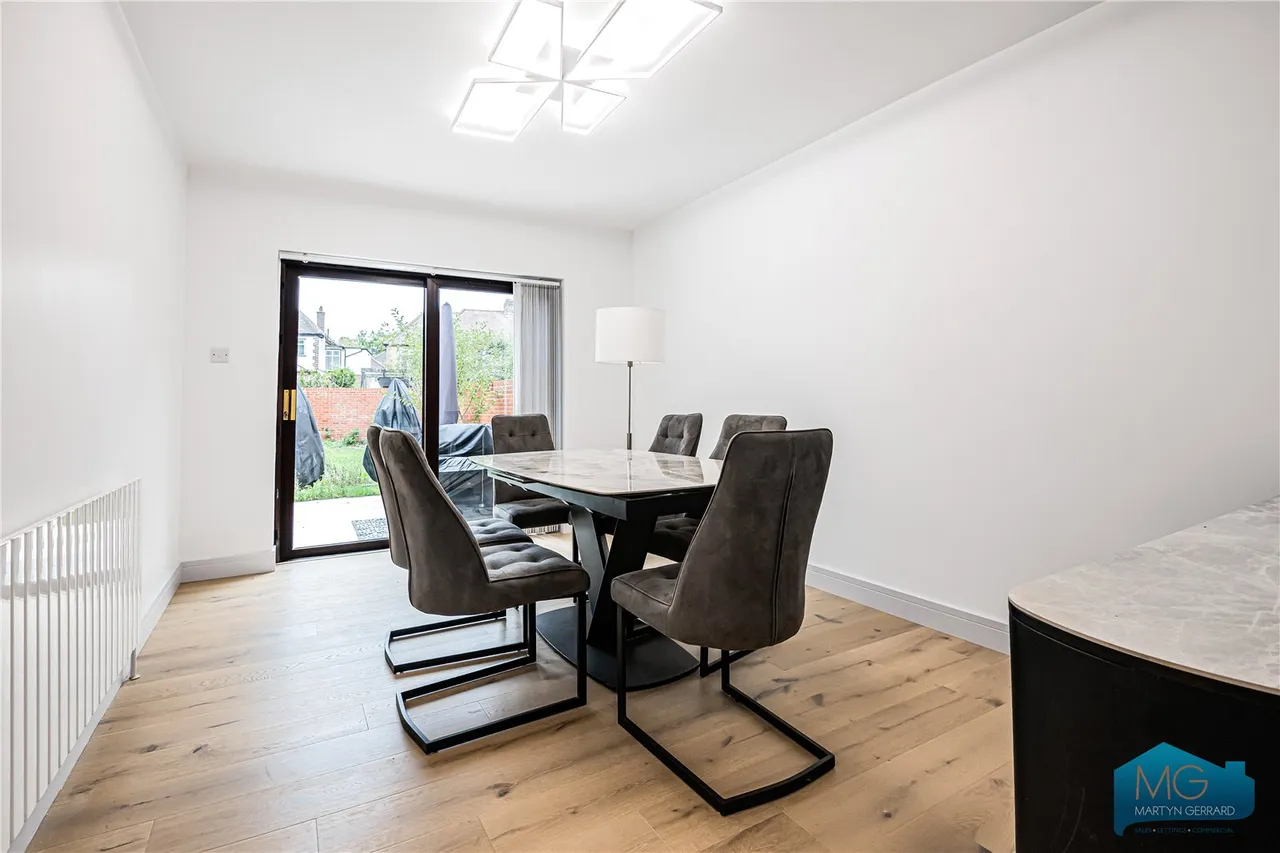 Robin Close, London, NW7, photo 10