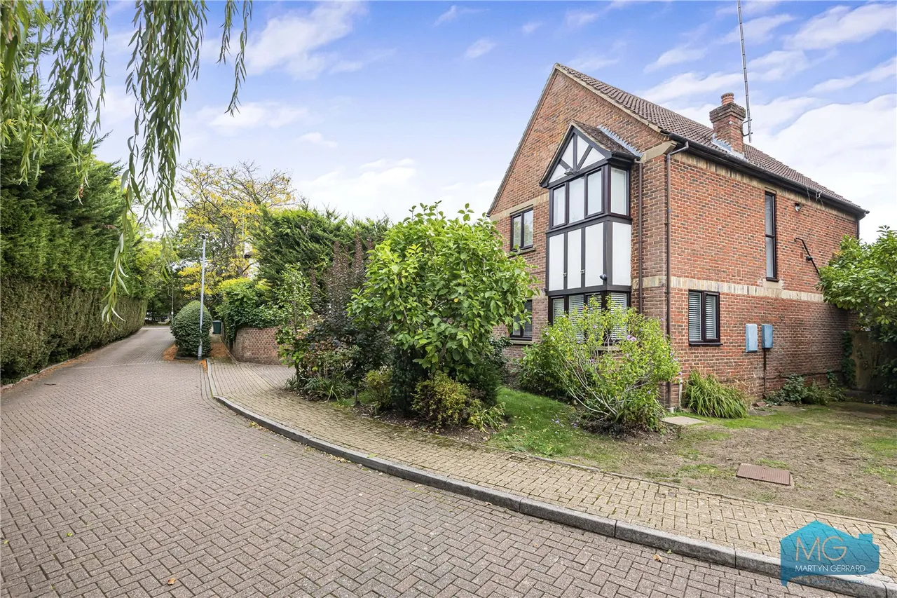 Robin Close, London, NW7, photo 21