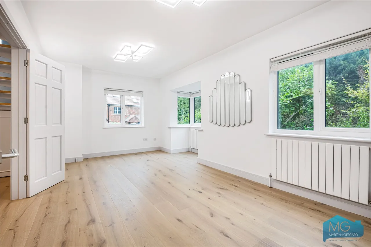 Robin Close, London, NW7, photo 25