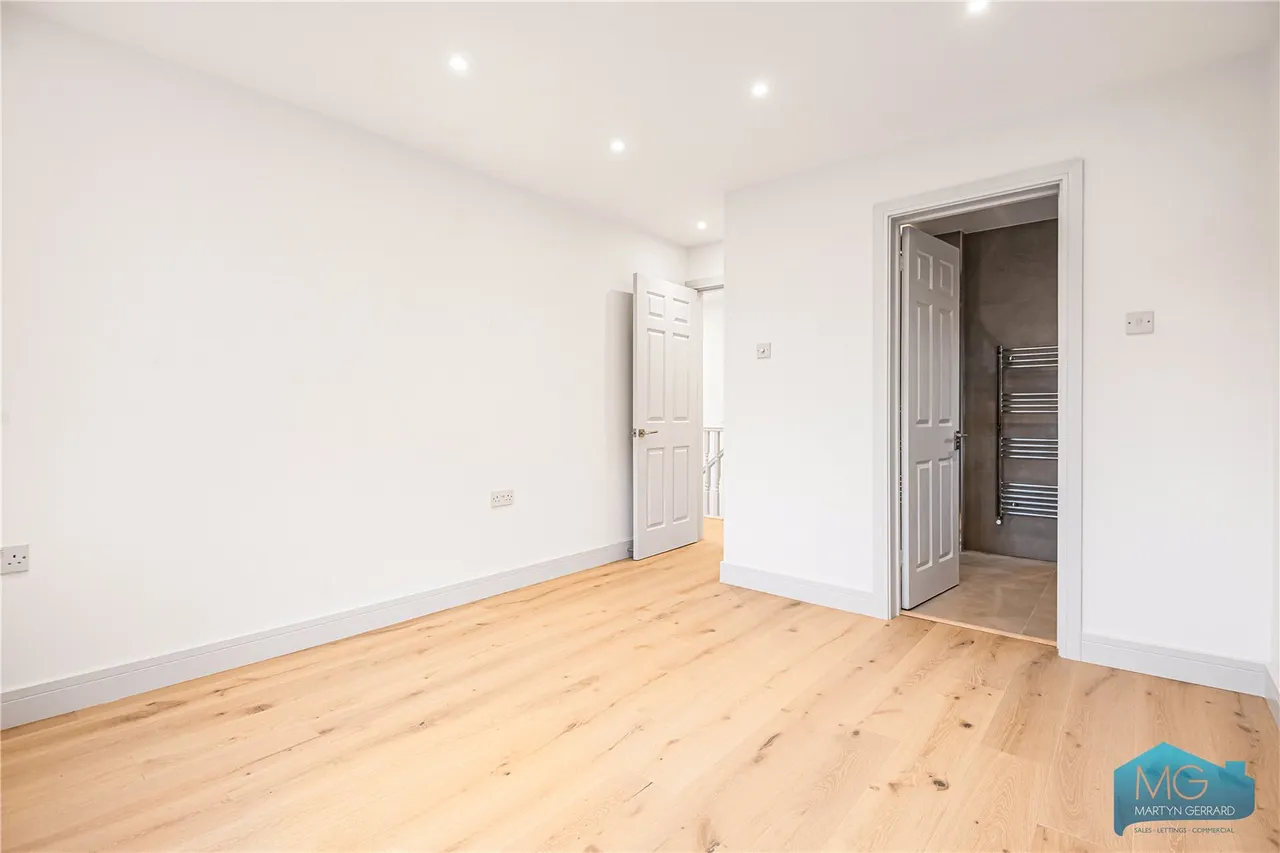 Robin Close, London, NW7, photo 14