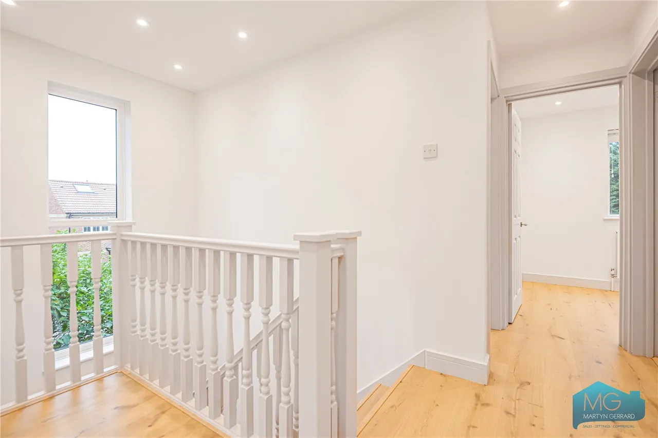 Robin Close, London, NW7, photo 16
