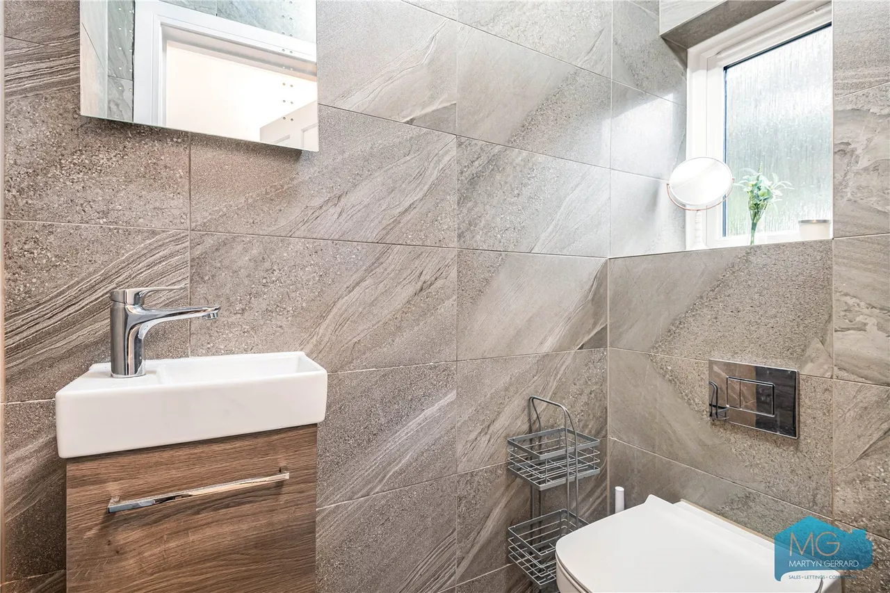Robin Close, London, NW7, photo 23