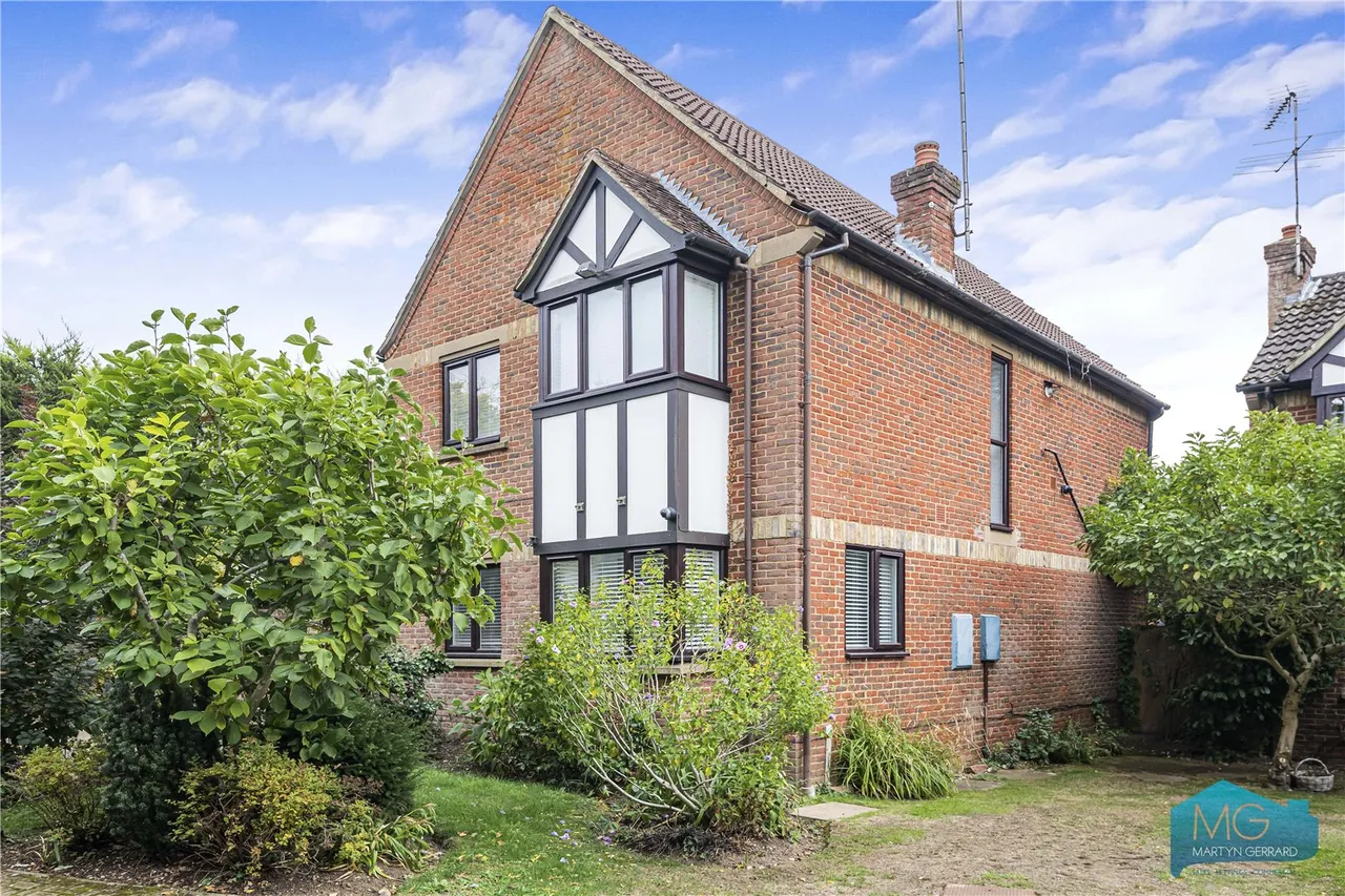 Robin Close, London, NW7, photo 20