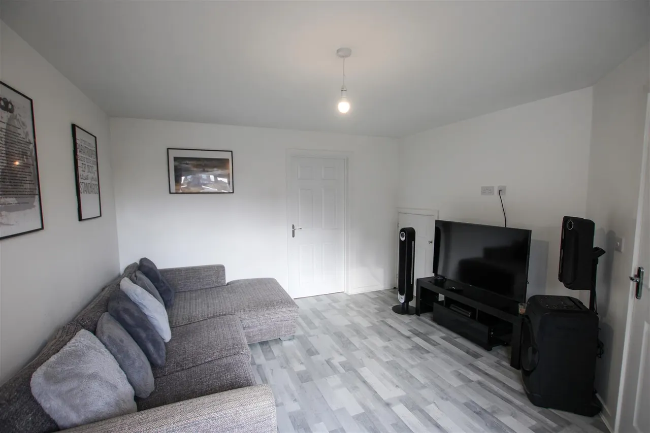 Brickside Way, Northallerton, DL6 2FE, photo 2