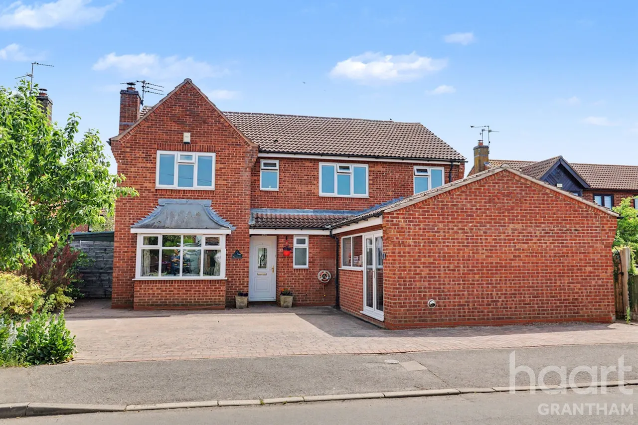 Doddington Lane, Claypole, NG23, photo 14