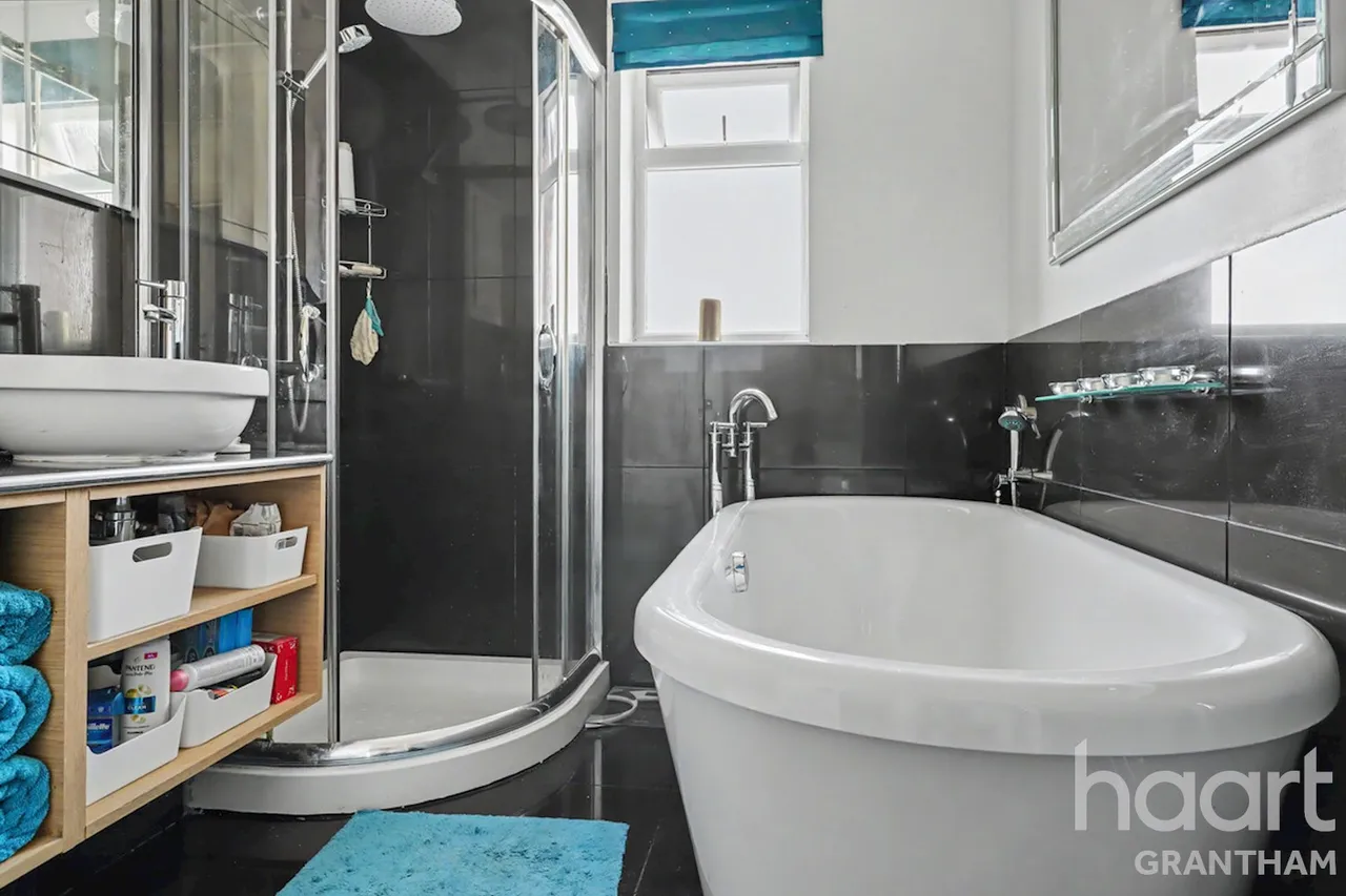 Doddington Lane, Claypole, NG23, photo 10