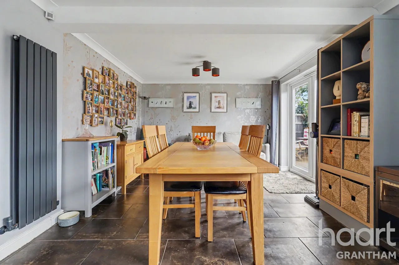Doddington Lane, Claypole, NG23, photo 7