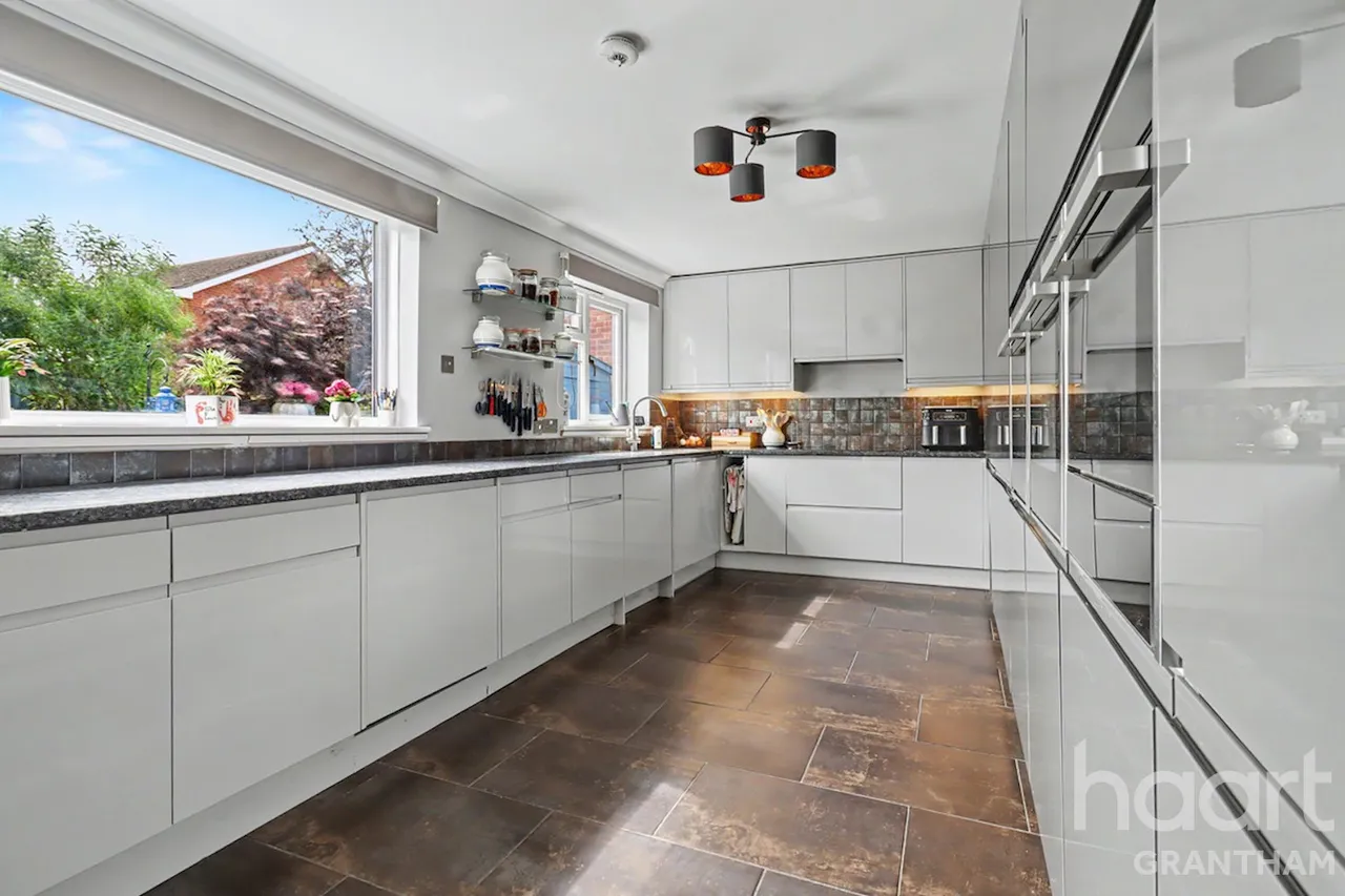 5 bed house for sale, Doddington Lane, Claypole, NG23